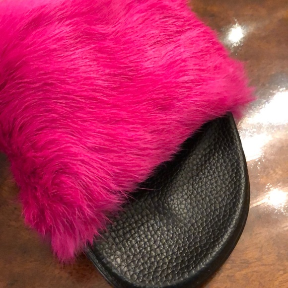 Maiden Lane Fur Slides - Picture 2 of 5